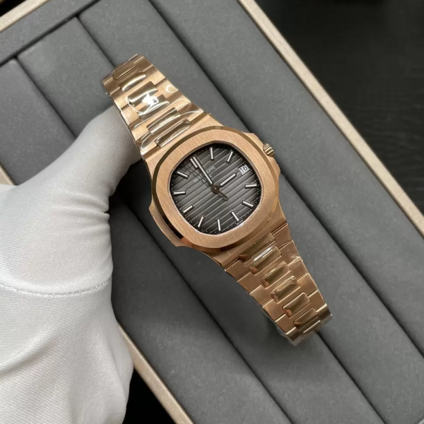 3K공장 파텍필립 노틸러스 블랙 텍스처 다이얼 RG 금통 40mm 5711