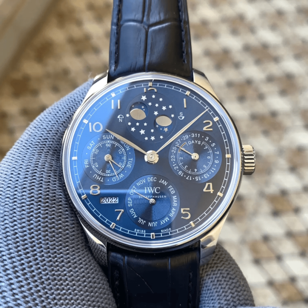 APS공장 IWC 포르투기저 퍼페츄얼 캘린더 화이트골드 블루 다이얼 44mm IW503401