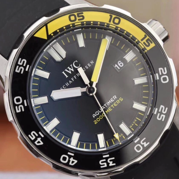 IWS공장 IWC 아쿠아타이머 스틸 블랙 다이얼 러버 스트랩 44mm  IW356802