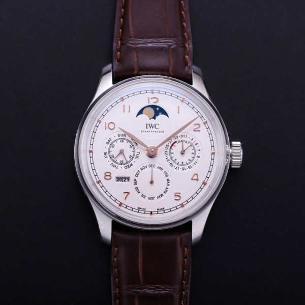 V9공장 IWC 포르투기저 퍼페츄얼 문페이즈 화이트 골드 화이트 다이얼 레더 스트랩 41mm IW503307