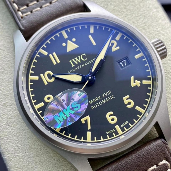MKS공장 IWC 파일럿 마크 18 헤리티지 티타늄 블랙 다이얼 레더 스트랩 40mm IW327006