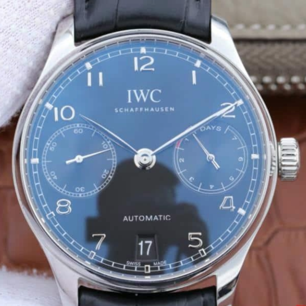 ZF공장 IWC 포르투기저 세븐데이즈 스틸 블랙 다이얼 레더 스트랩 42.3mm IW500705