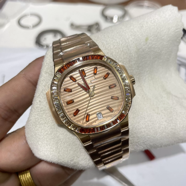 3K공장 파텍필립 노틸러스 골드 다이얼 다이아 세팅 로즈골드 금통 35.2mm 7118