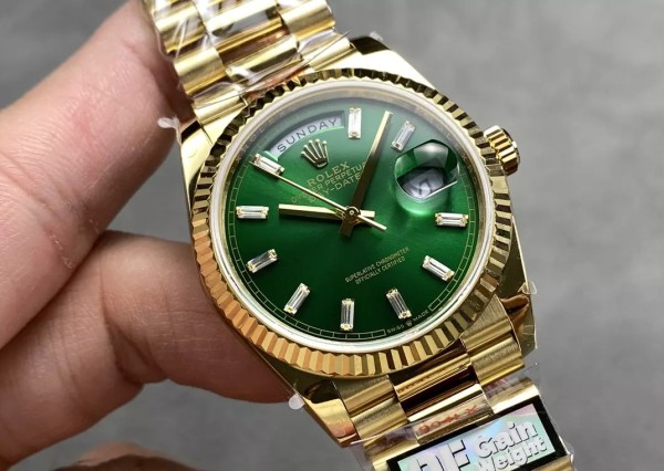 QF공장 v5 롤렉스 데이데이트 그린 다이얼 바게트다이아 YG 금통 36mm 128238