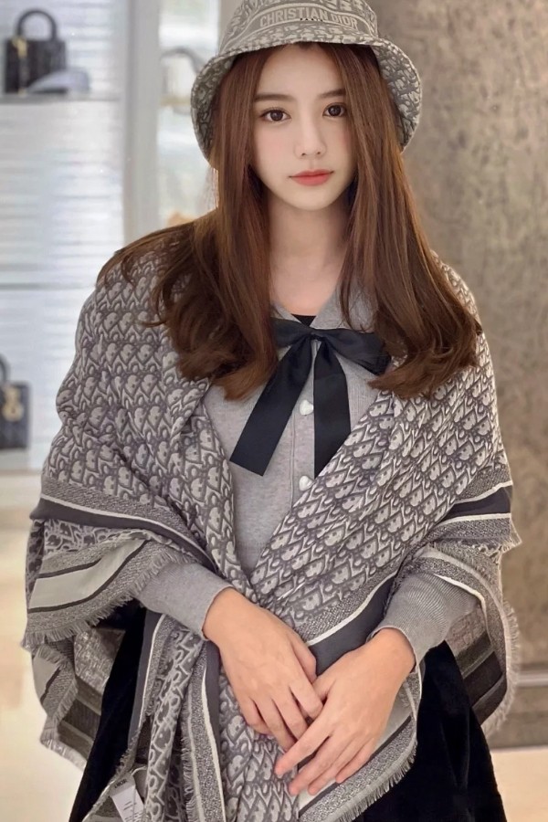 디올 머플러
